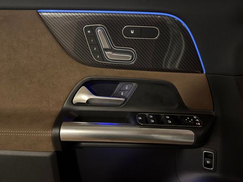 New 2026 Mercedes-Benz GLA 35 AMG 4MATIC image 10