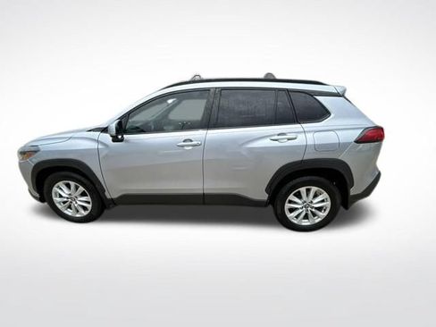 Used 2024 Toyota Corolla Cross LE FWD image 6