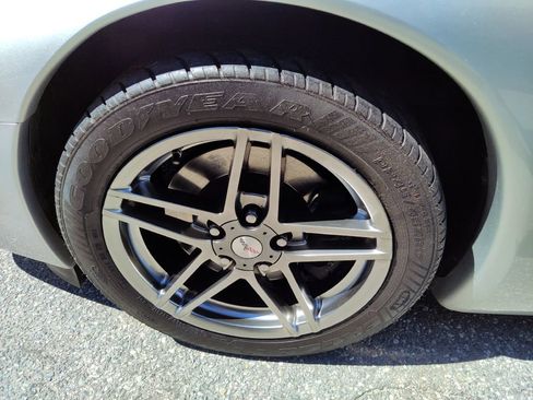 Used 2003 Chevrolet Corvette Convertible w/ Preferred Equipment Group1 image 19