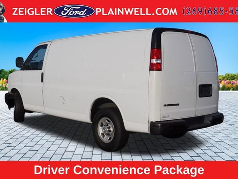 Used 2021 Chevrolet Express 2500 w/ Driver Convenience Package RWD image 2