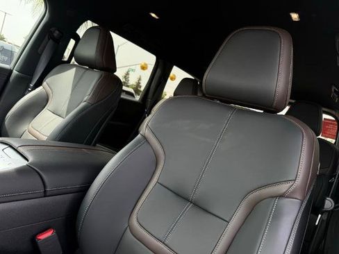 Certified 2026 Nissan Armada SL w/ Captain's Chari Seat Package image 16