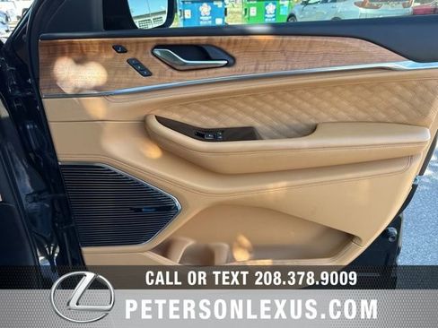 Used 2022 Jeep Grand Cherokee Summit AWD/4WD image 12