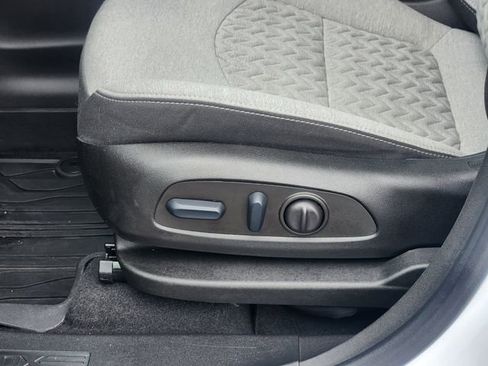 Used 2023 Chevrolet Equinox LT image 16