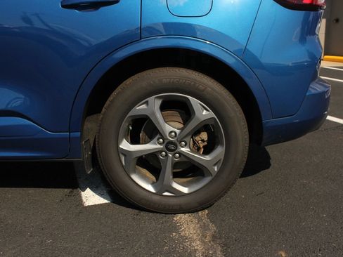 Used 2023 Ford Escape ST-Line w/ Equipment Group 301A FWD image 4