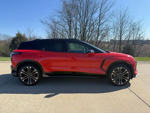 Used 2025 Chevrolet Blazer EV SS w/ Performance Package image 2