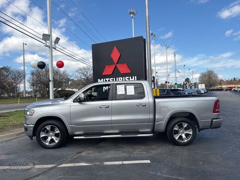 Used 2019 RAM 1500 Laramie AWD/4WD image 7