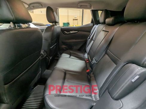 Used 2022 Nissan Rogue Sport SL image 29