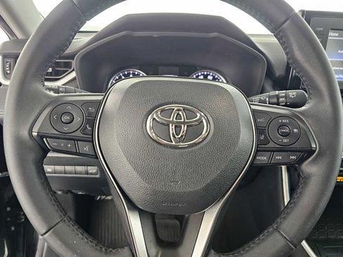 Used 2022 Toyota RAV4 XLE Premium image 44