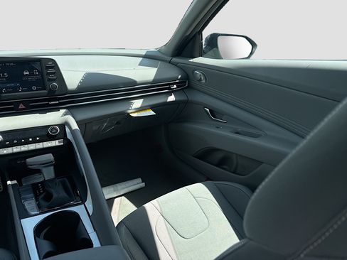 New 2026 Hyundai Elantra SEL Sport Premium FWD image 16
