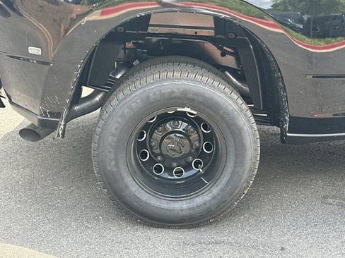 New 2026 RAM 3500 Laramie AWD/4WD image 18