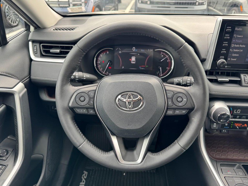 Used 2019 Toyota RAV4 Limited w/ Cold Weather Package AWD/4WD image 13
