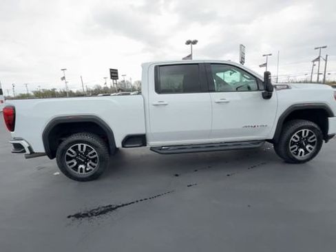 Used 2022 GMC Sierra 2500 AT4 AWD/4WD image 9