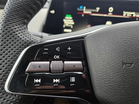 Used 2024 Nissan Ariya FWD image 31