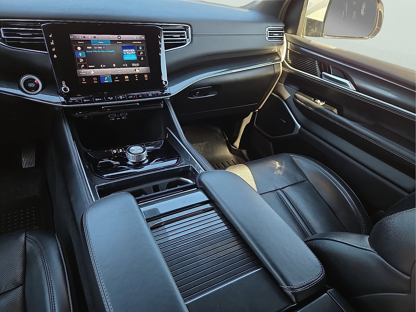 Used 2022 Jeep Wagoneer Series I AWD/4WD image 13
