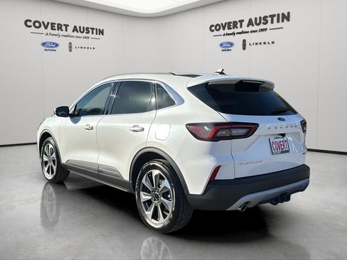 Certified 2025 Ford Escape Platinum w/ Class II Trailer Tow Package image 3