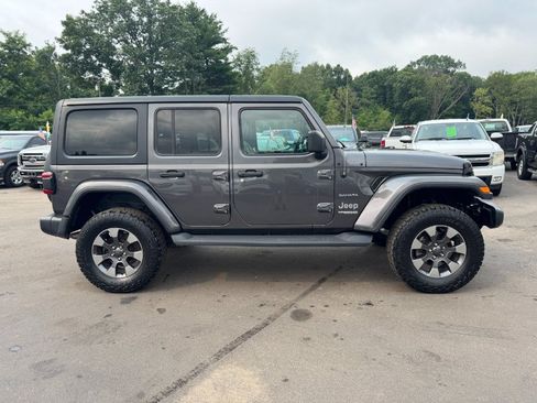 Used 2018 Jeep Wrangler Unlimited Sahara w/ Uconnect 4C Nav & Sound Group AWD/4WD image 6