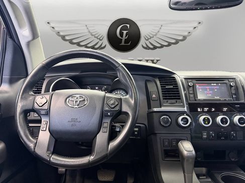 Used 2018 Toyota Sequoia TRD Sport AWD/4WD image 10