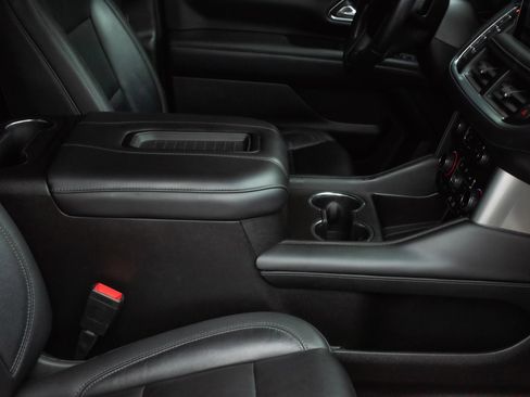 Used 2021 Chevrolet Suburban LT image 15