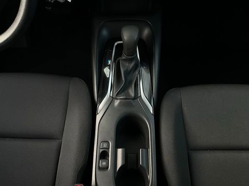 Used 2025 Toyota Corolla LE image 14