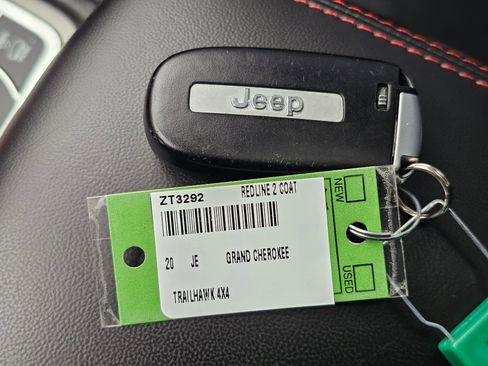 Used 2020 Jeep Grand Cherokee Trailhawk w/ Trailhawk Luxury Group image 32