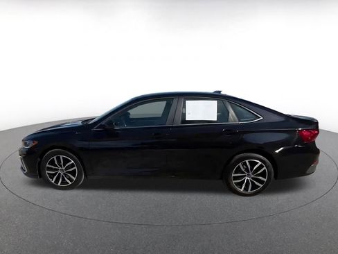 Used 2025 Volkswagen Jetta SE image 9