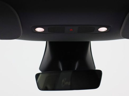 Used 2023 Tesla Model Y Long Range image 22