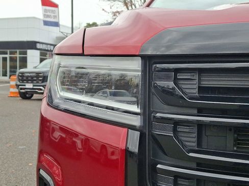 Certified 2023 GMC Acadia SLE w/ Driver Convenience Package image 10