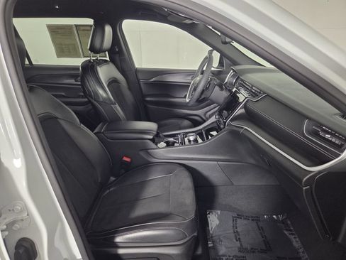 Used 2023 Jeep Grand Cherokee L Laredo RWD image 33