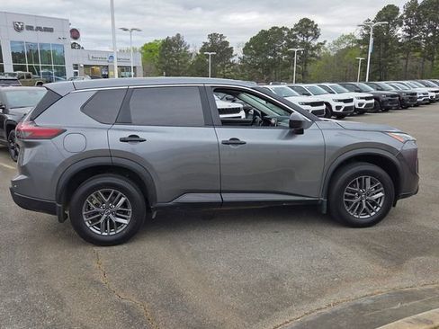Used 2024 Nissan Rogue S image 13