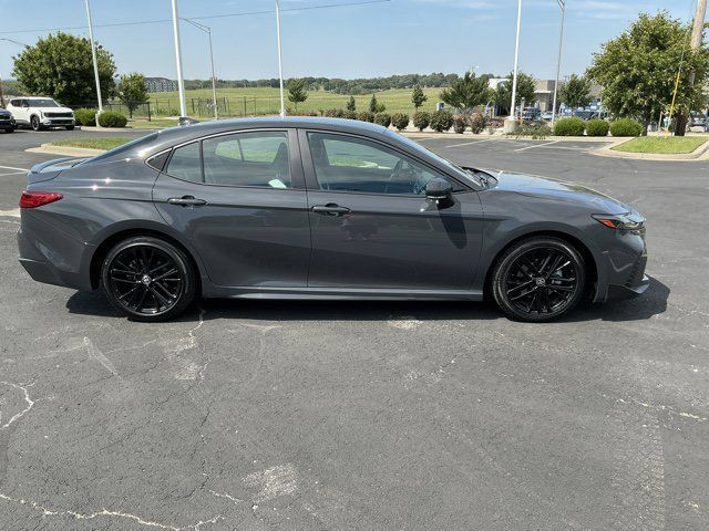 Used 2025 Toyota Camry SE FWD image 2
