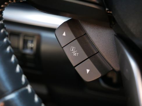 Used 2024 Subaru Forester Premium AWD/4WD image 30
