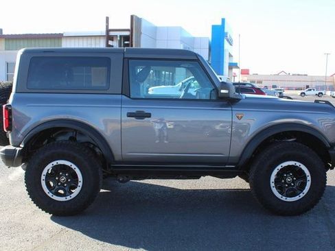 Used 2023 Ford Bronco Badlands w/ Sasquatch Package image 2