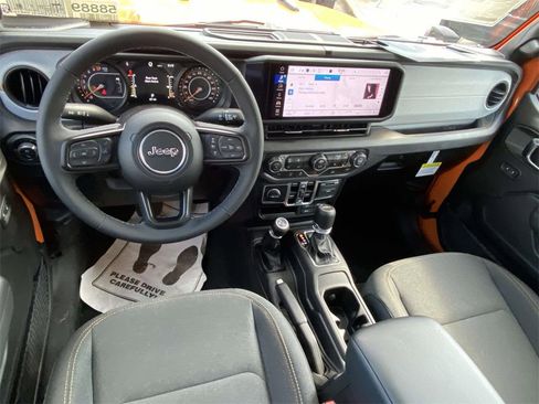 New 2025 Jeep Gladiator Sport image 11