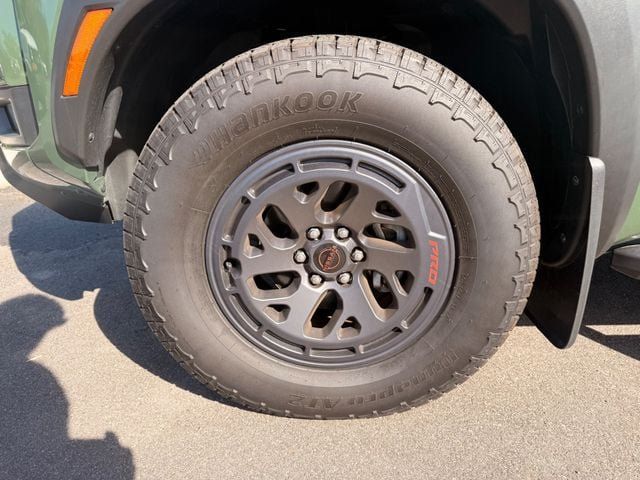 Used 2025 Nissan Frontier PRO-4X AWD/4WD image 22
