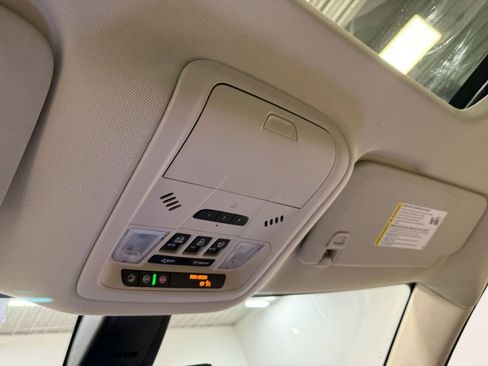 Used 2023 Buick Enclave Avenir image 88