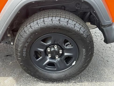 Certified 2025 Jeep Wrangler Sport AWD/4WD image 11
