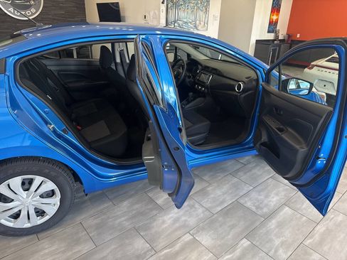 Used 2021 Nissan Versa S FWD image 13