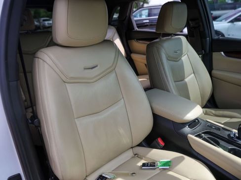 Used 2018 Cadillac XT5 Luxury w/ Driver Awareness Package image 31