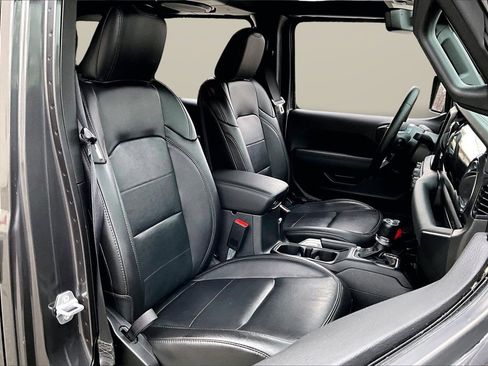 Certified 2022 Jeep Wrangler Unlimited Sahara image 23