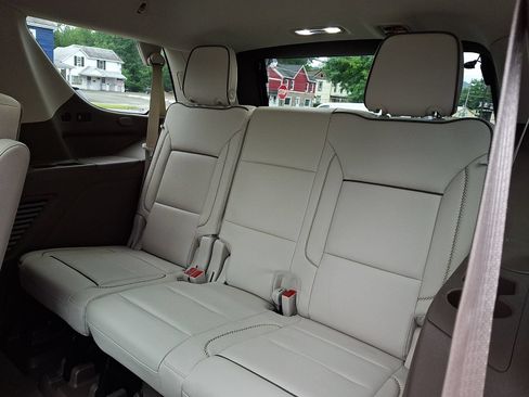Certified 2024 GMC Yukon Denali w/ Denali Reserve Package AWD/4WD image 10
