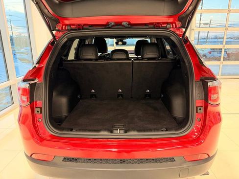 Used 2023 Jeep Compass Latitude image 18