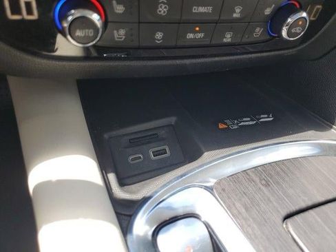 Used 2022 Buick Enclave Avenir FWD image 29