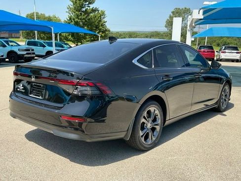 Used 2023 Honda Accord EX image 3