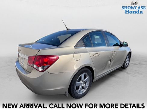 Used 2014 Chevrolet Cruze LT w/ Technology Package FWD image 5