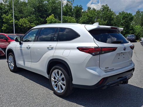 Used 2023 Toyota Highlander Limited AWD/4WD image 6