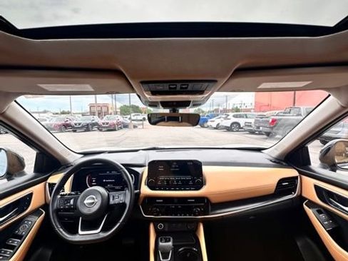 Certified 2022 Nissan Rogue Platinum w/ Head-Up Display Package image 30