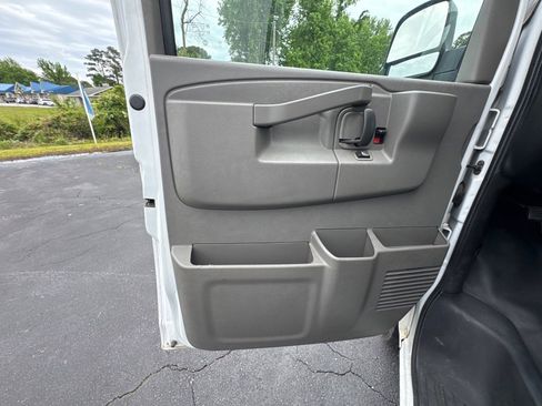 Used 2019 Chevrolet Express 2500 w/ Driver Convenience Package RWD image 11