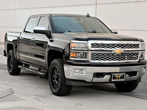Used 2015 Chevrolet Silverado 1500 LTZ AWD/4WD image 8