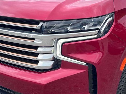Used 2021 Chevrolet Suburban High Country AWD/4WD image 13