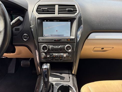 Used 2017 Ford Explorer XLT w/ Equipment Group 202A image 22